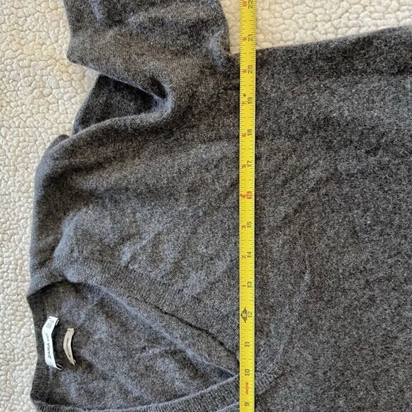 Zara Knit Women's Gray 100% Cashmere V-neck Sweater sz M Minimalist Capsule - Picture 4 of 5